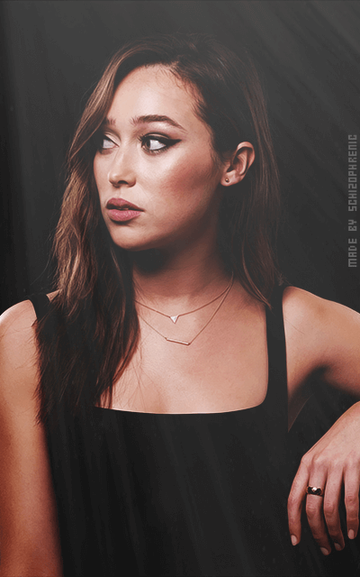 Alycia Debnam-Carey BgFNTE65_o