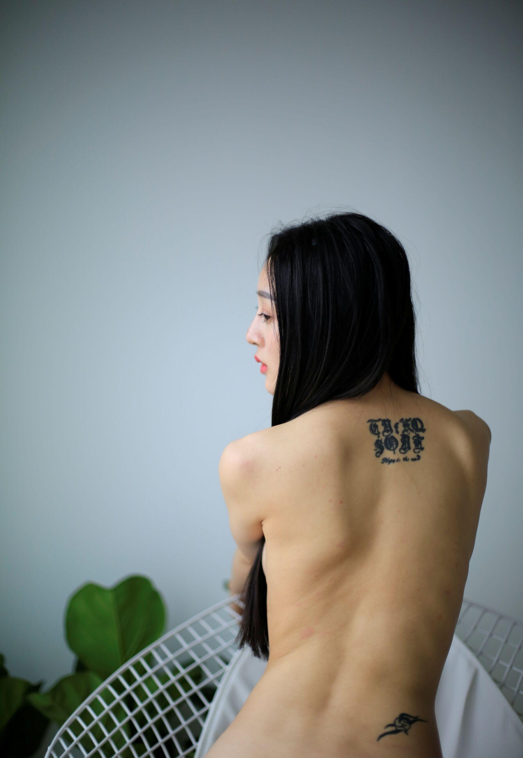 国模套图 素人私房流出(551)