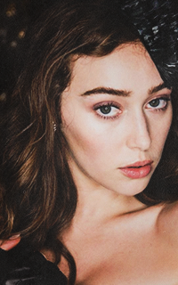 Alycia Debnam Carey AQv9CDKw_o