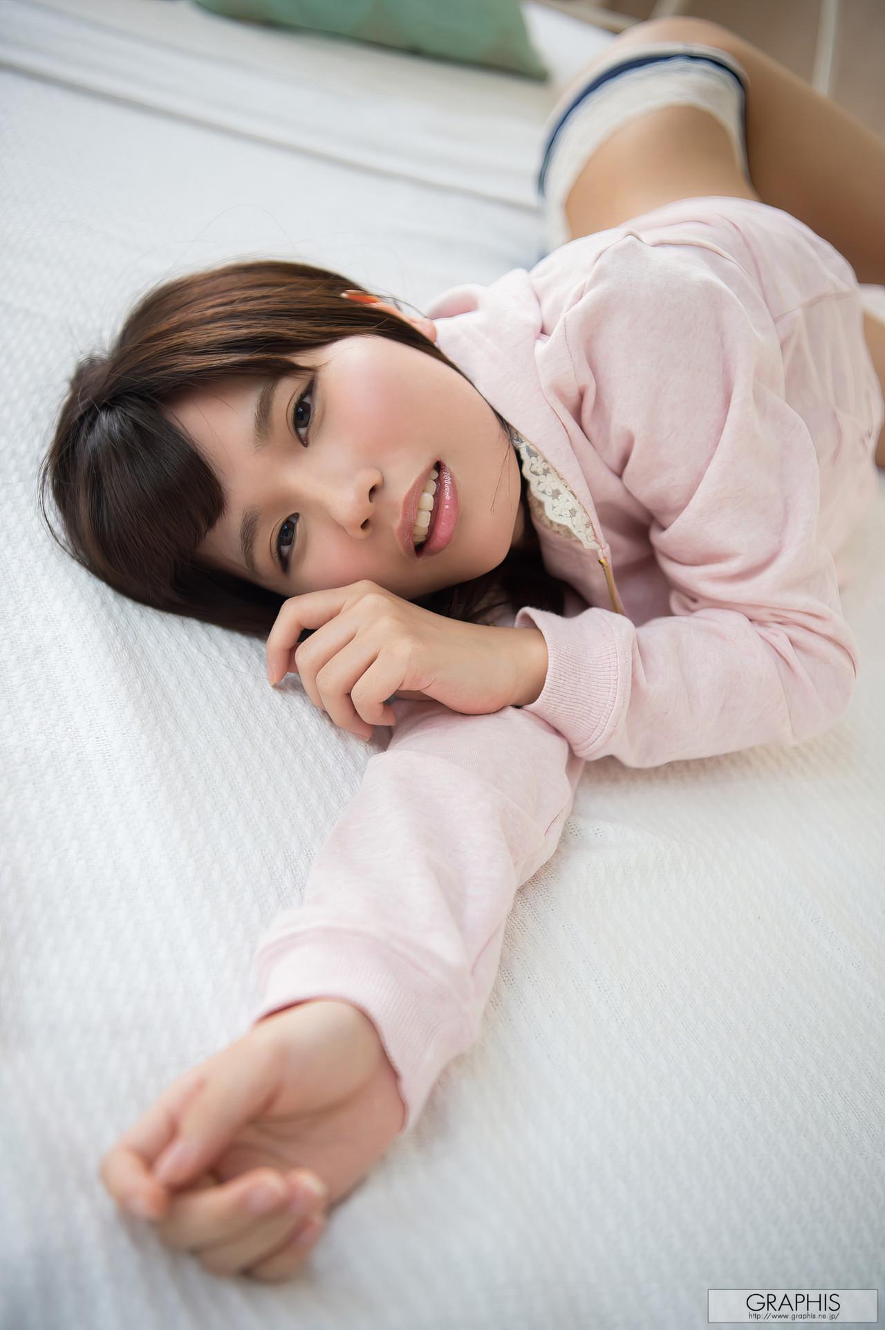 Mii Kurii 栗衣みい, [Graphis] First Gravure 初脫ぎ娘 Vol.02(13)