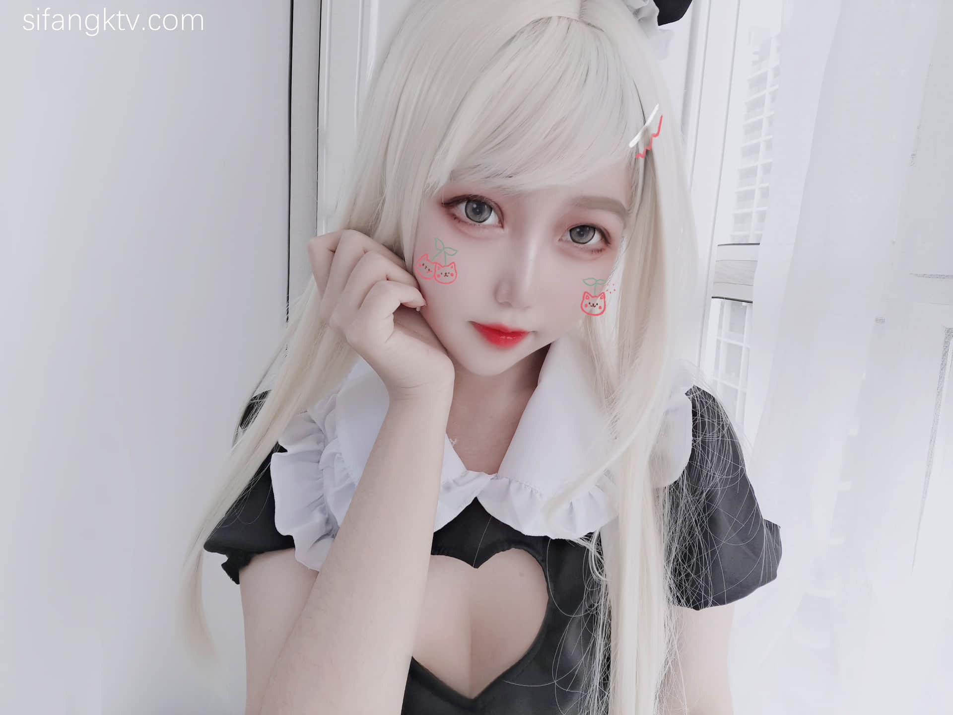 Gao sweet and cute girl Eloise softly shows her face and large-scale custom collection - maid dress