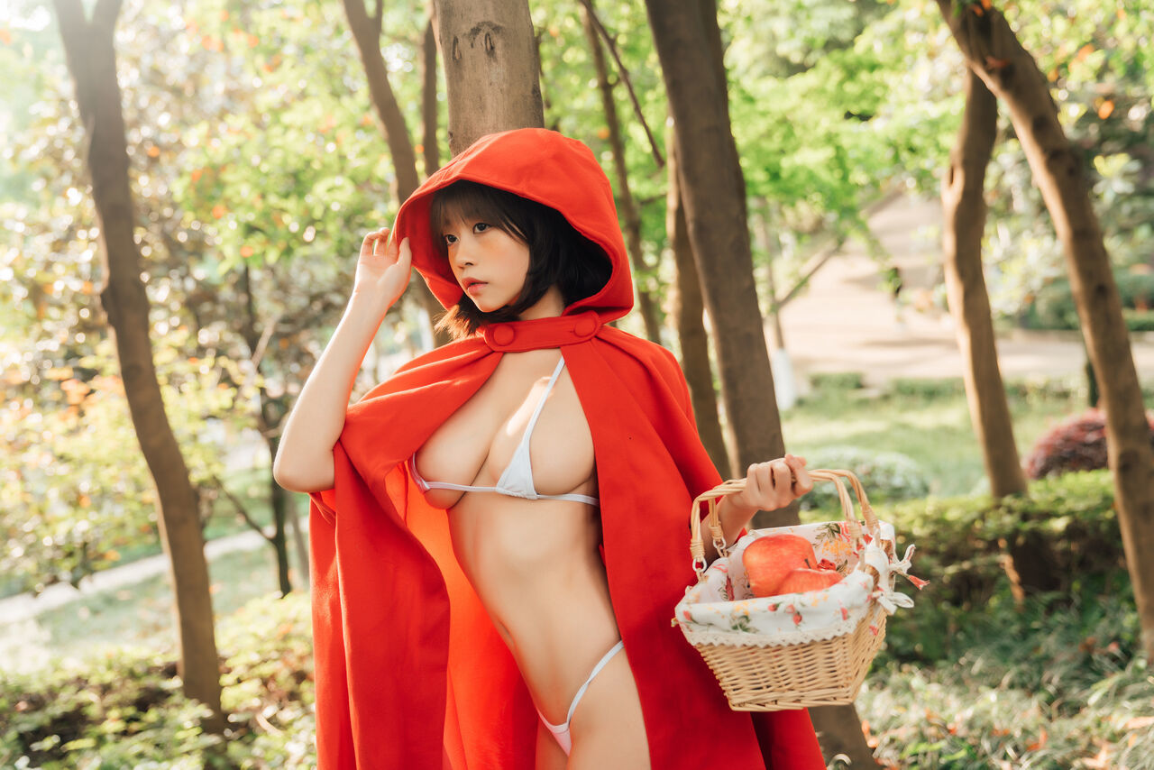 奈汐酱Nice 自撮り - Red Riding Hood