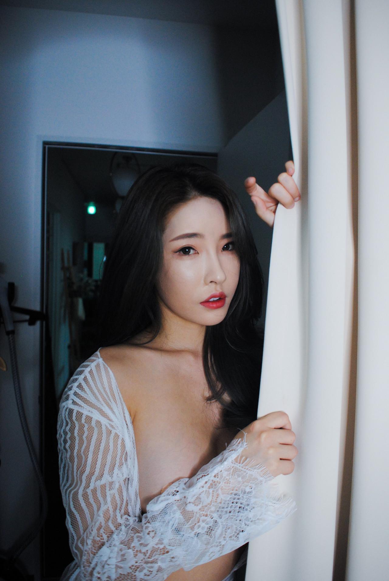 Hanna 한나, Photobook ‘White’(1)