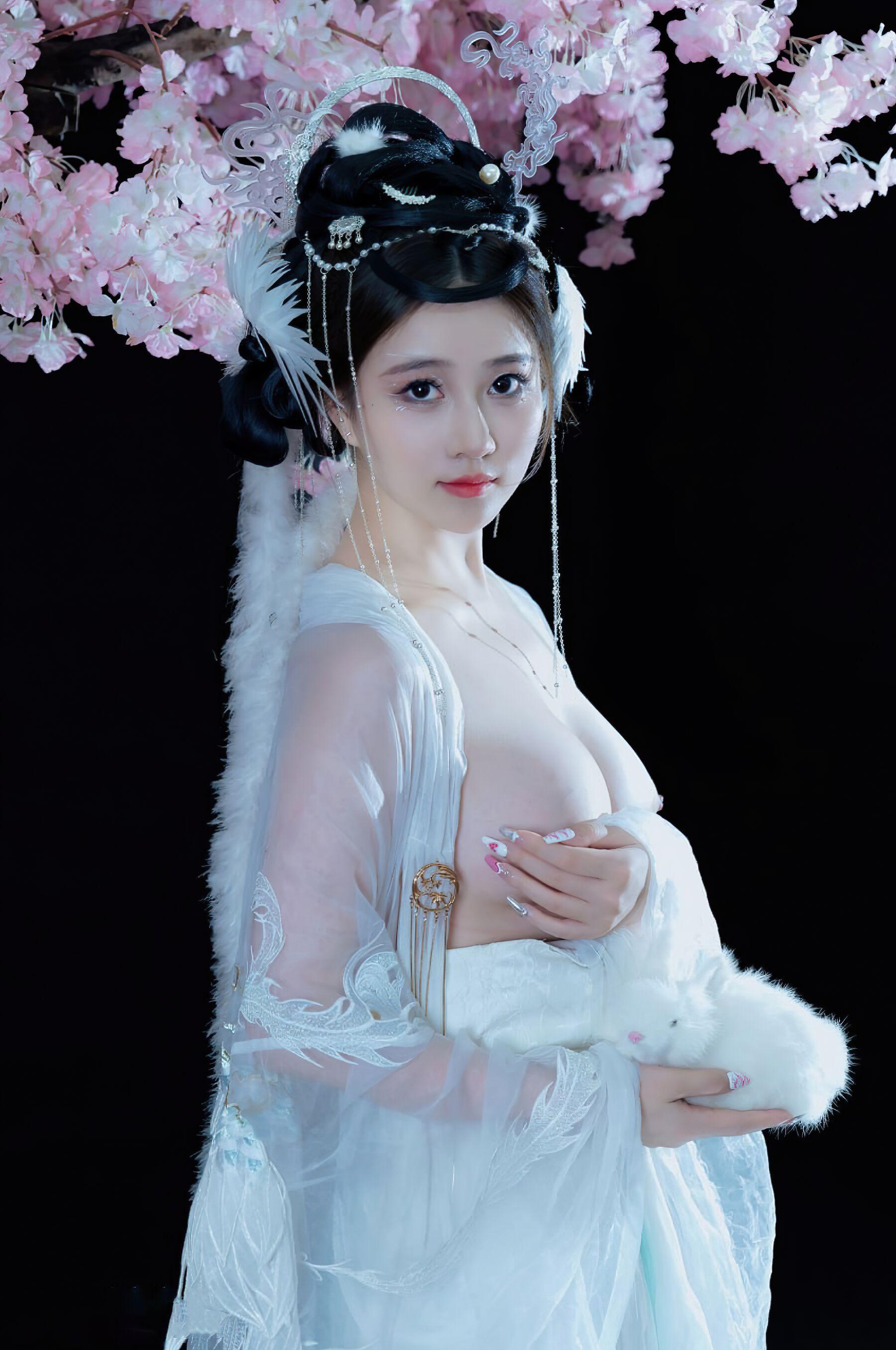 国模套图 年年《嫦娥仙子》(30)