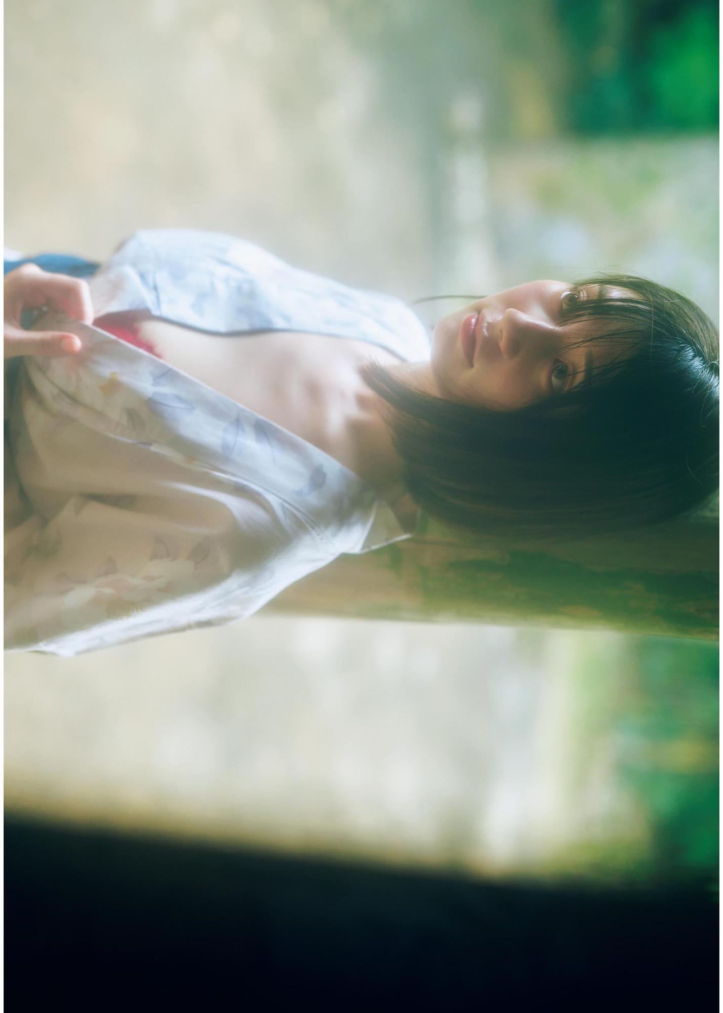 Kanna Seto 瀬戸環奈, 1st写真集 「Emerald」 Set.02(4)