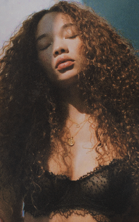 Ashley Moore F4gMOuiZ_o