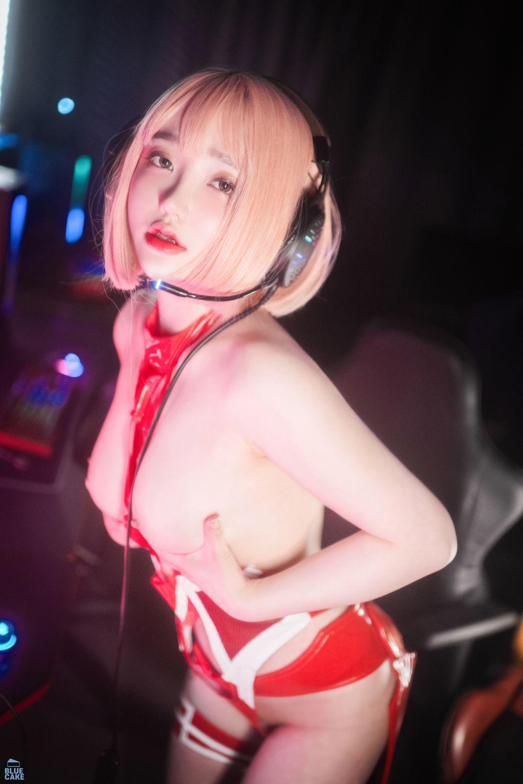 [BLUECAKE] Son Ye-Eun (손예은): Code 002 Mini (88 photos)(81)