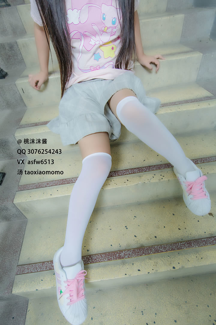 Tao Xiaomo Sauce -School stairs are exposed 4