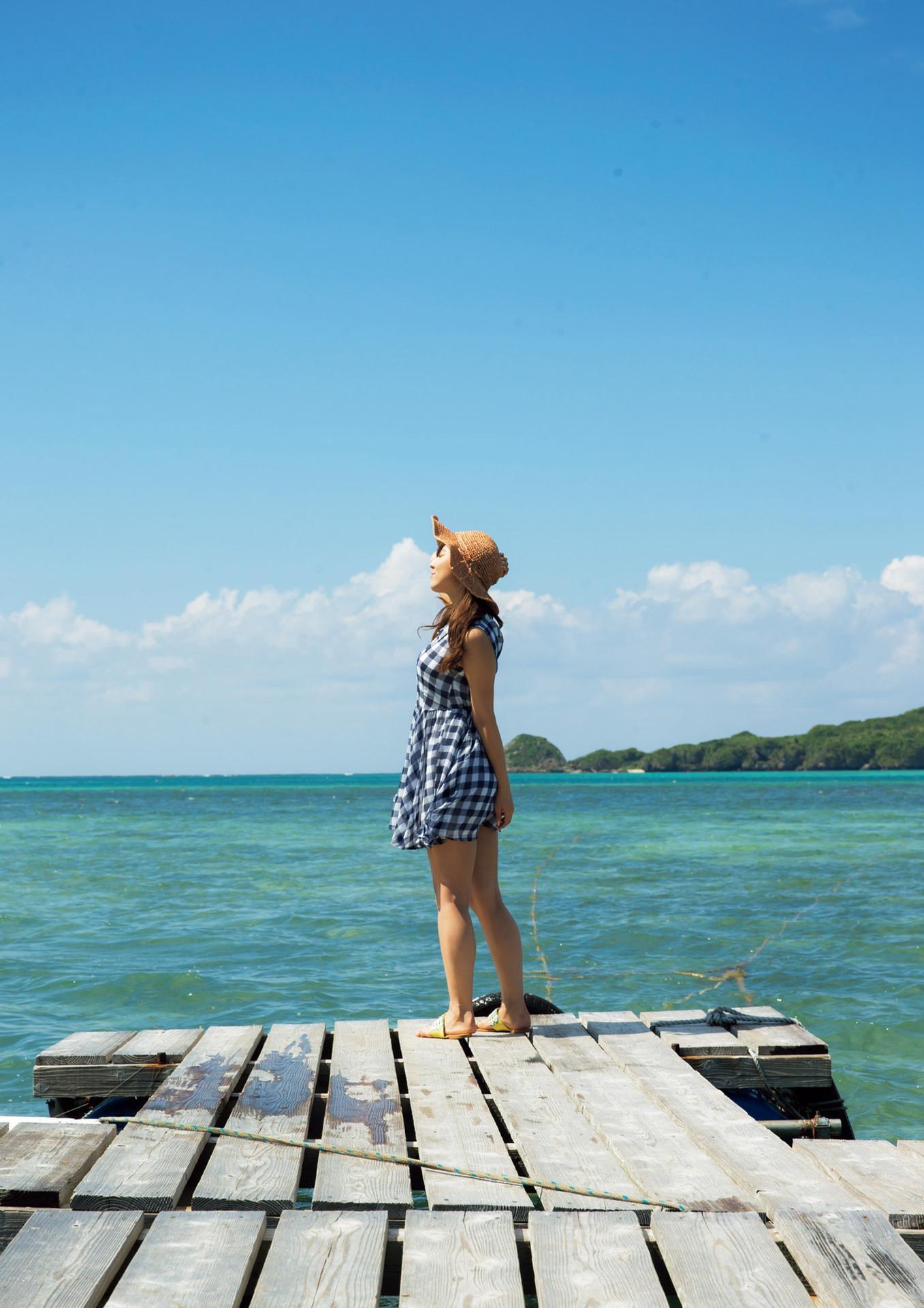 Yua Mikami 三上悠亜, 1st写真集 「Here You Are」 Set.02(2)