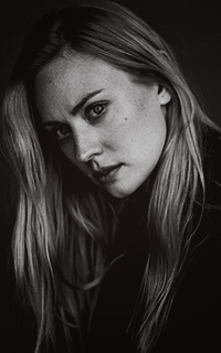 Deborah Ann Woll AlLy2kkr_o