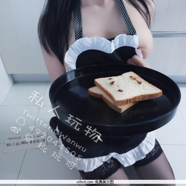 网红私人玩物09.12黑丝厨娘无圣光写真(3)