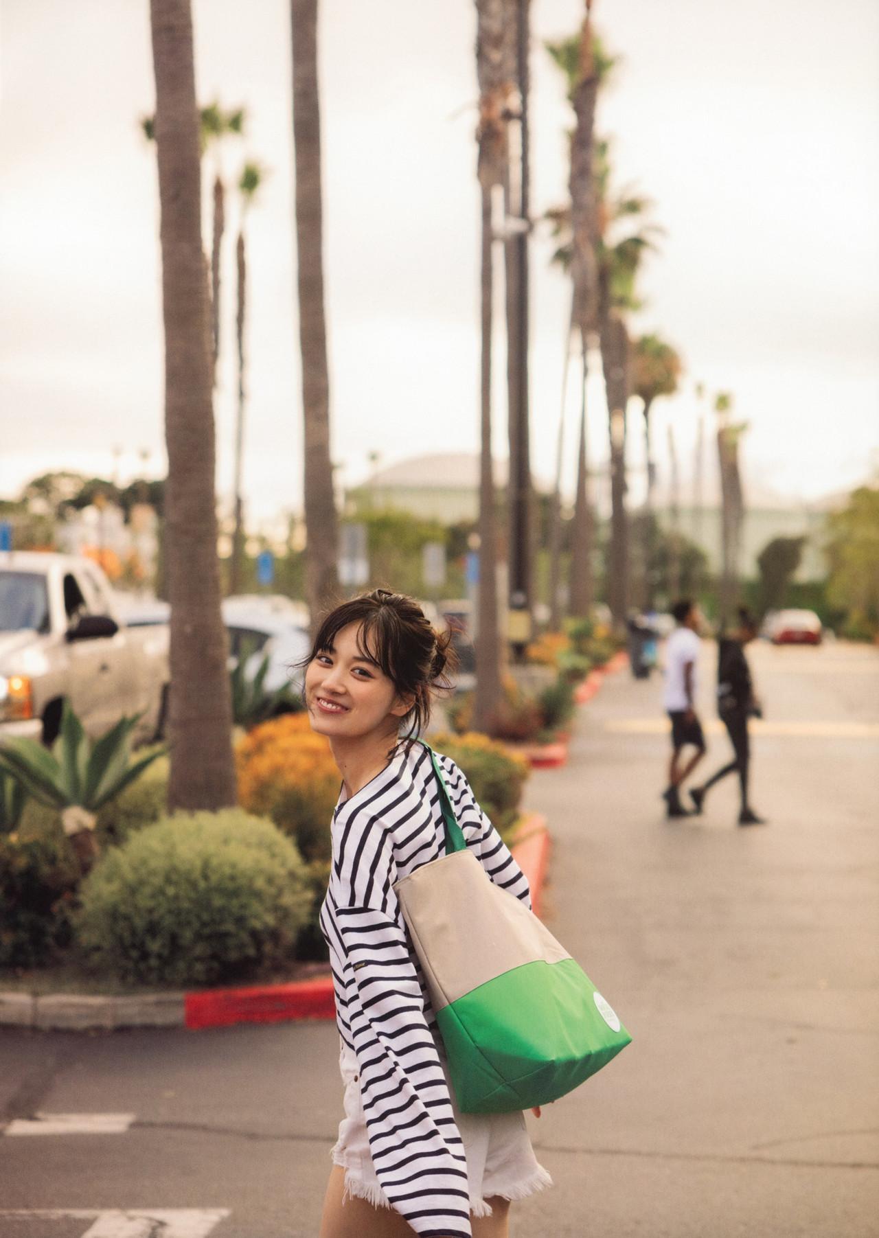 Mizuki Yamashita 山下美月, 2nd 写真集 「ヒロイン Heroine」 Set.02(19)