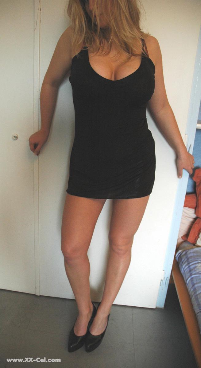 Beautiful amateur MILF in a black dress Zdenka K exposes her sexy legs and ass(10)