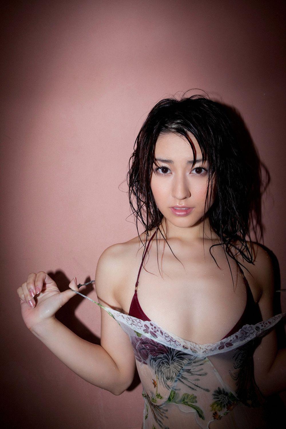 黒田有彩《才女のHOT SHOT!》写真集 [YS Web] Vol.437(45)