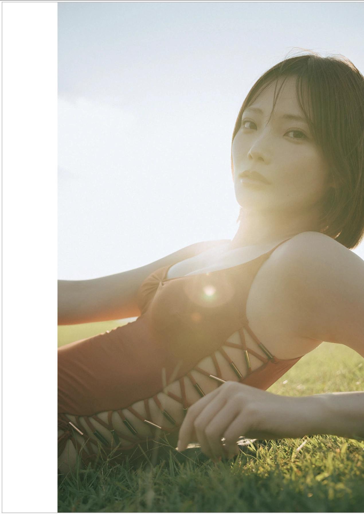 Himeka Araya 新谷姫加, Weekly Playboy 2025 No.42-43 (週刊プレイボーイ 2025年42-43号)(13)