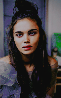 Jena Goldsack ZuohBCus_o