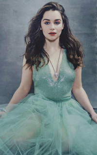 Emilia Clarke C664dKyy_o