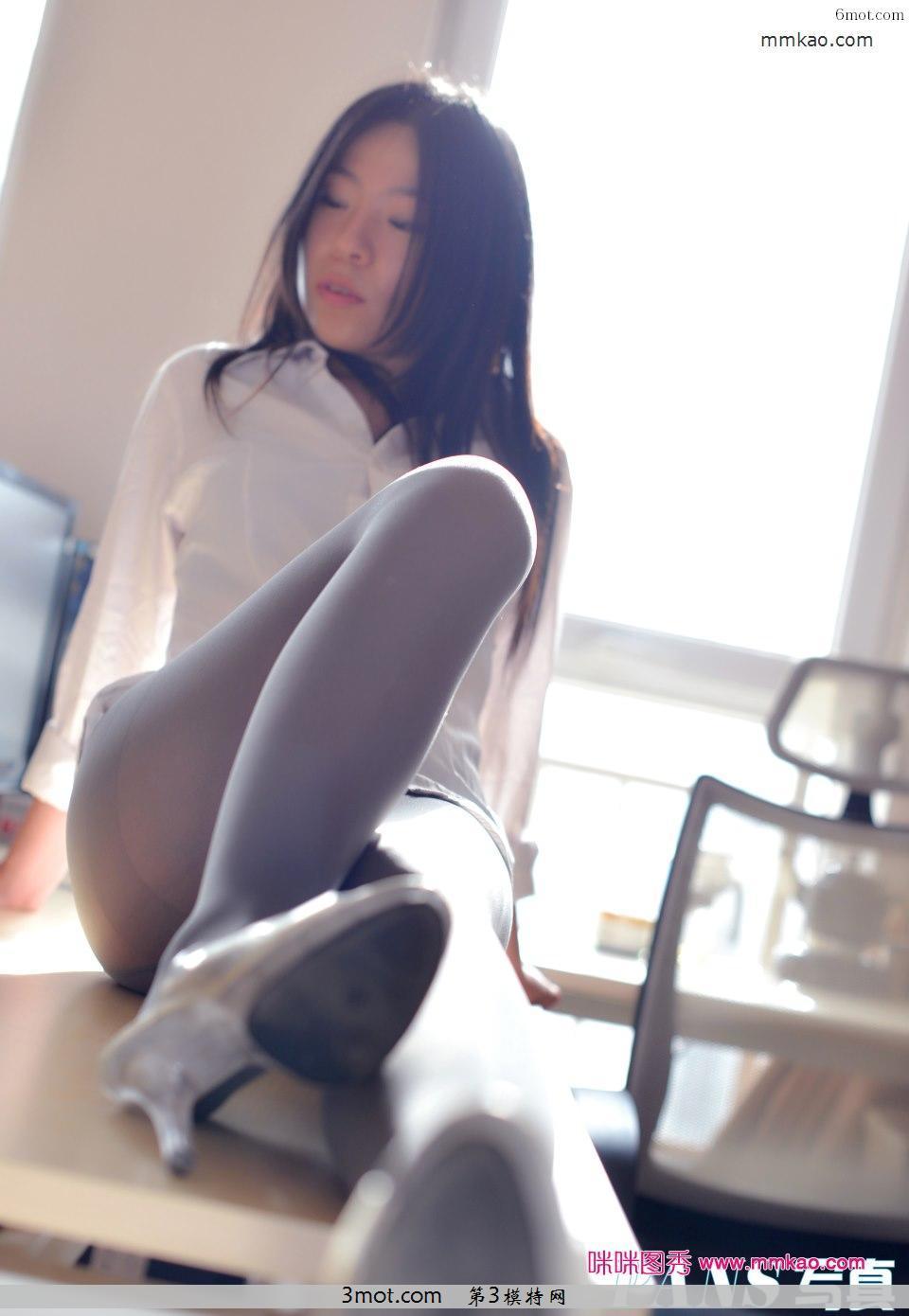 >PANS写真NO.282-宽衣解带的居家女子小倩半裸写真<(15)