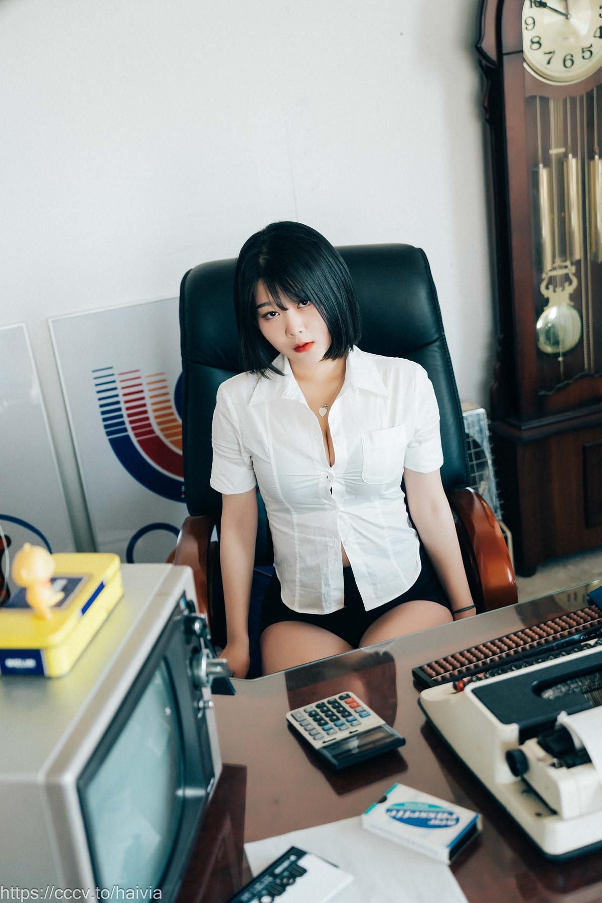 ZIA.Kwon 권지아, Loozy ‘Female Employee’ Set.03(21)