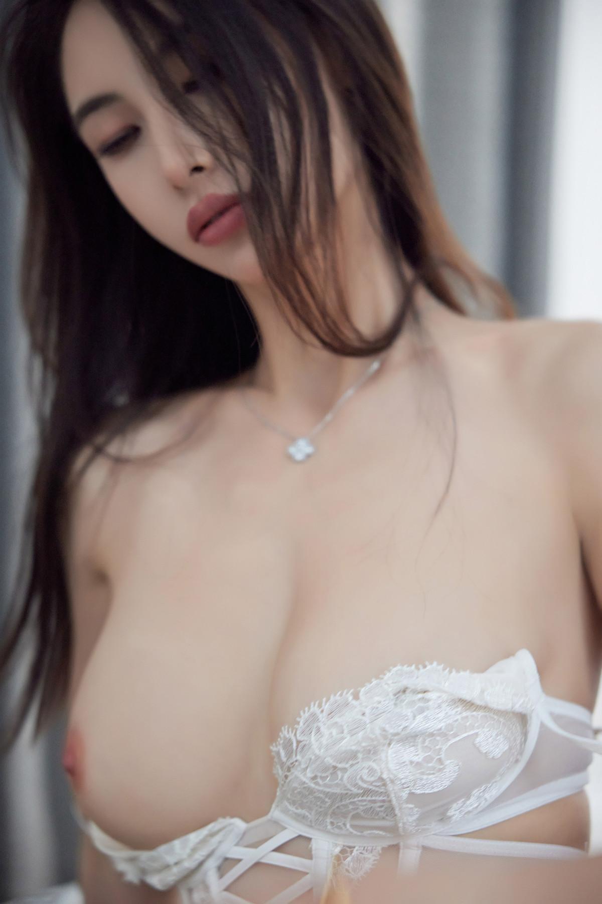 lingyu69 XiuRen Uncensored – 秀人网模特 白色蕾丝(49)