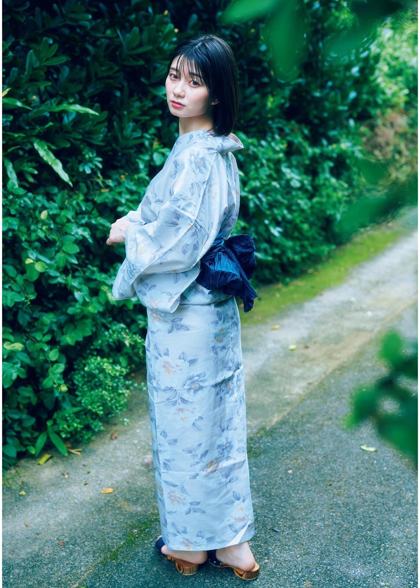 Kanna Seto 瀬戸環奈, 1st写真集 「Emerald」 Set.02(5)
