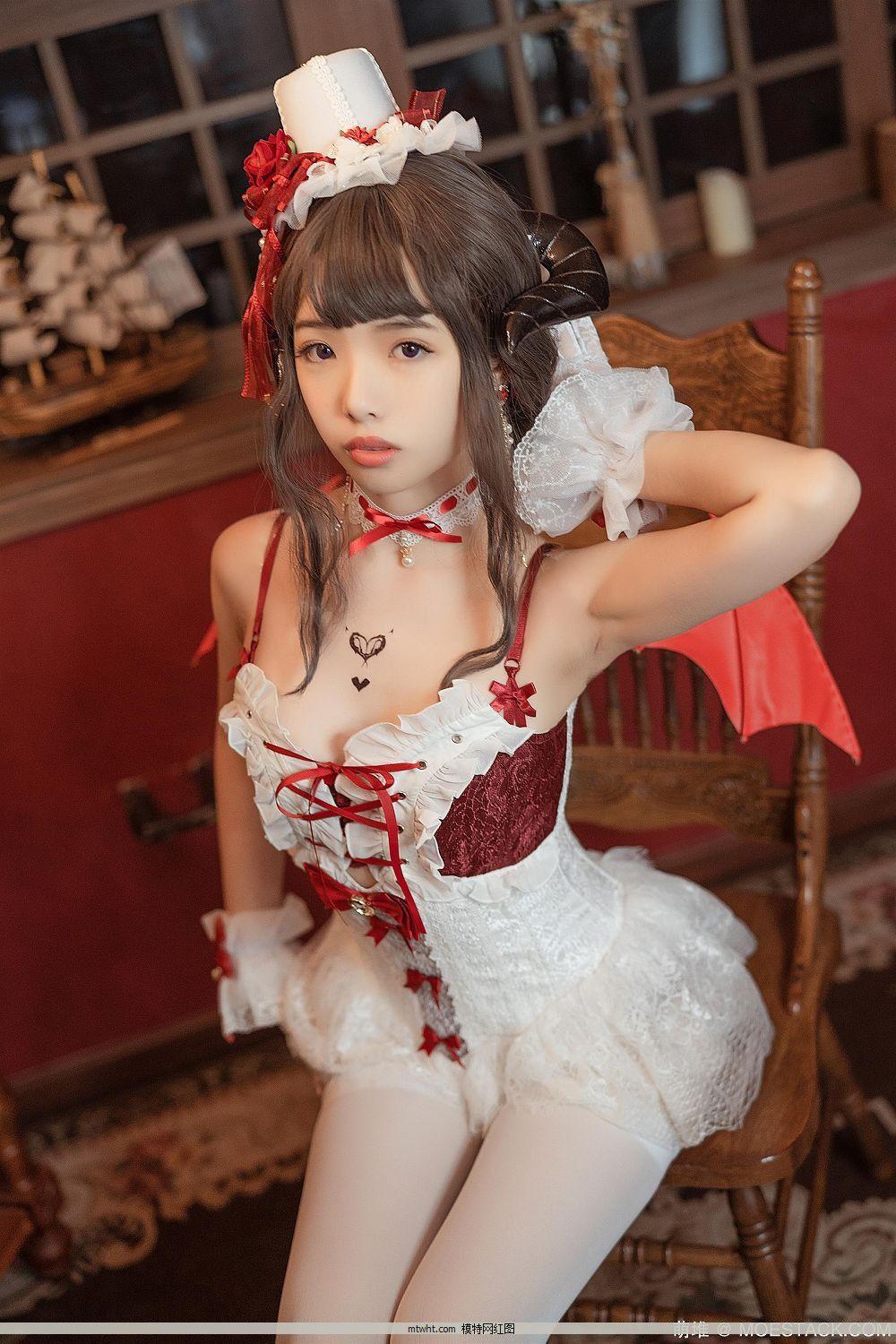 微博红人Coser2.5次元写真@雯妹 NO.018 魅魔本 Elegant devil[35P](1)