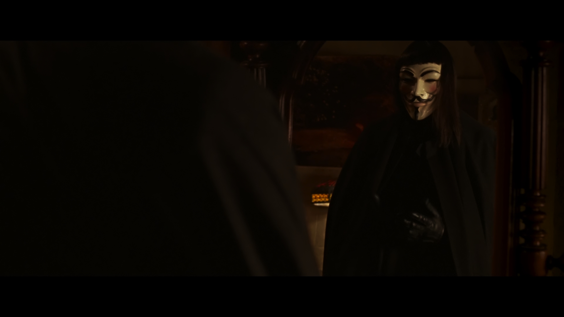 V.for.Vendetta.2005.2160p.UHD.HDR.BluRay.x265.10bit.DD5.1.[WMAN-LorD]