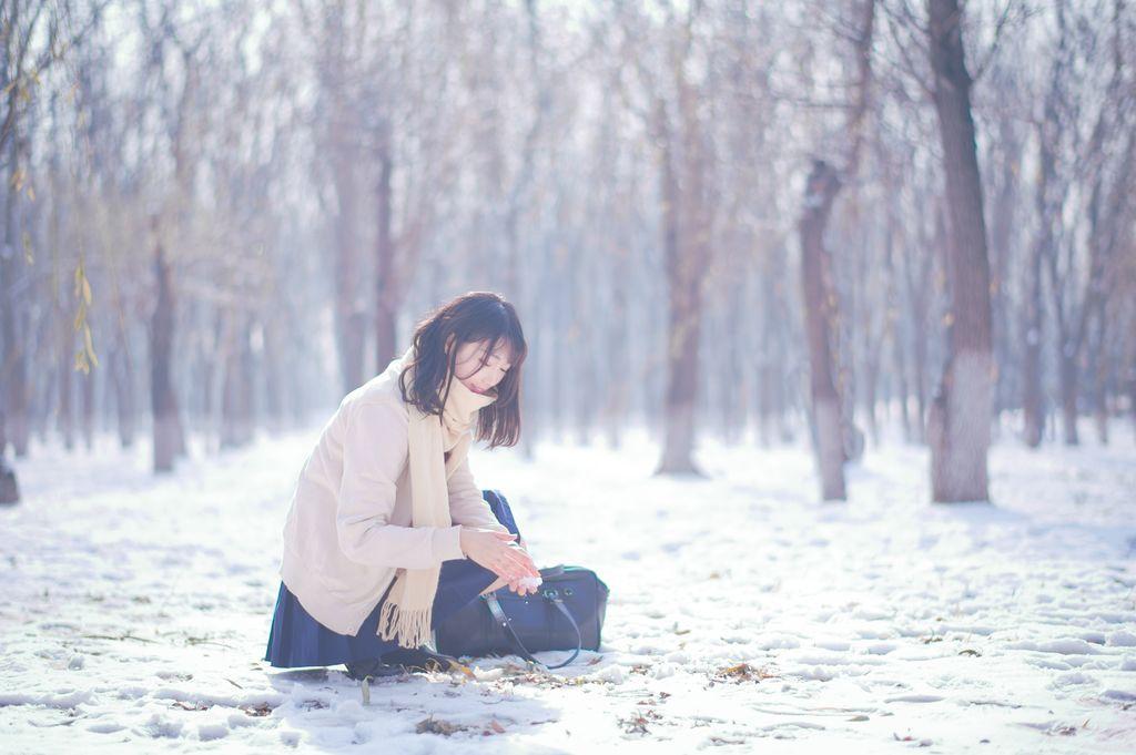 Coser@周叽是可爱兔兔 Vol.028: 雪景JK (15 photos)