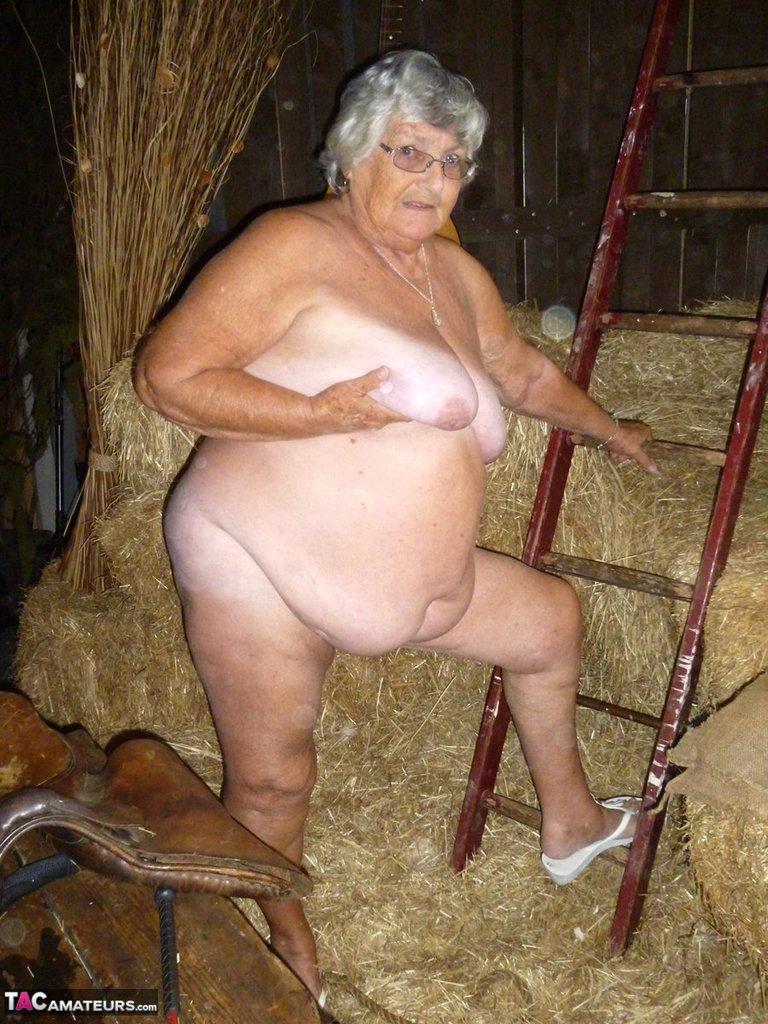 Fat oma Grandma Libby gets naked in a barn while playing acoustic guitar(15)