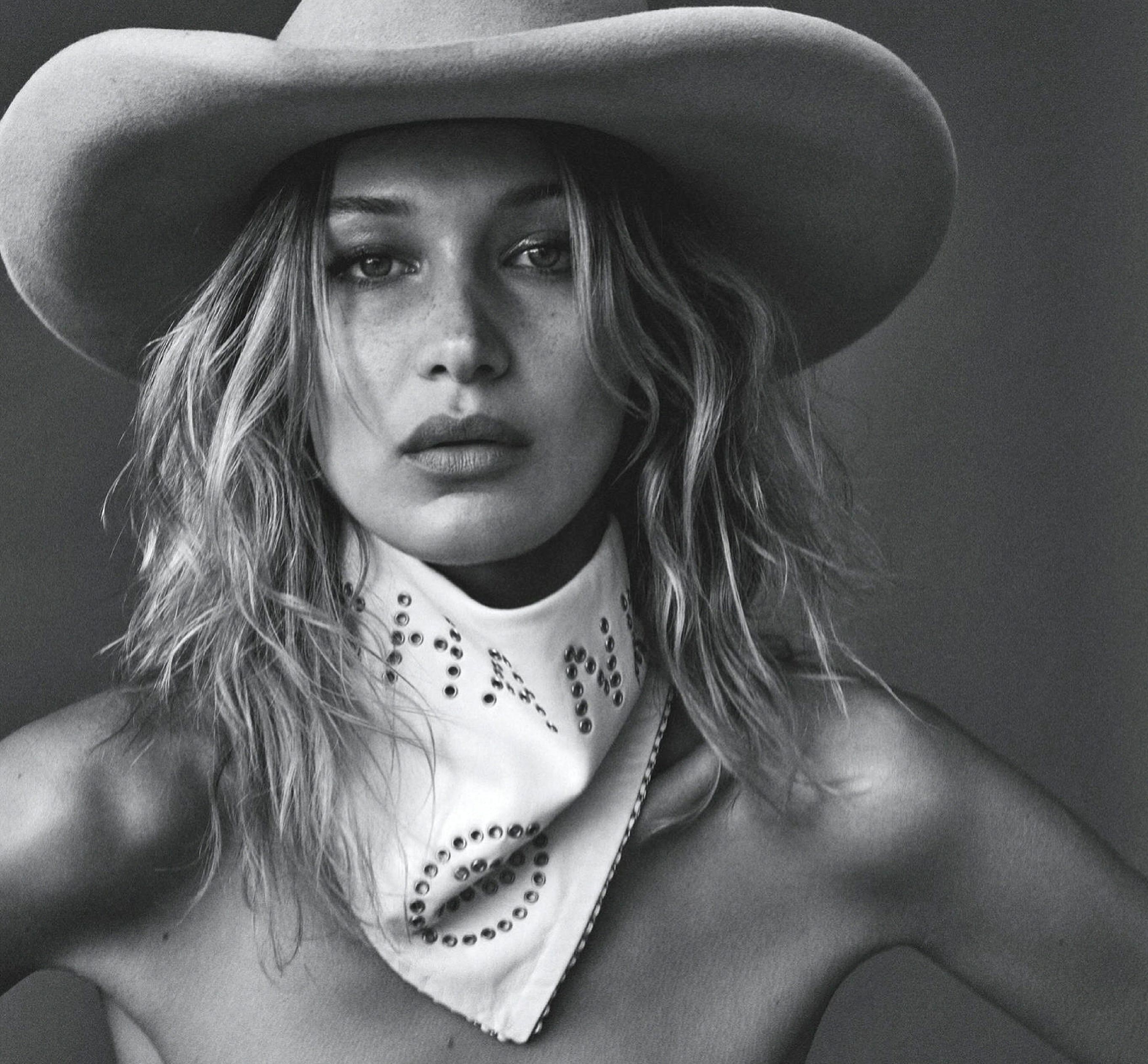 Bella Hadid by Daniel Jackson / Vogue Australia november 2019 Сексуальный ковбой Белла Хадид, фотограф Дэниэл Джексон / фото 02
