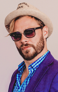 Patrick Flueger 6hpEQPp8_o