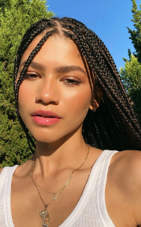 Zendaya Coleman Fp1zJrnt_o