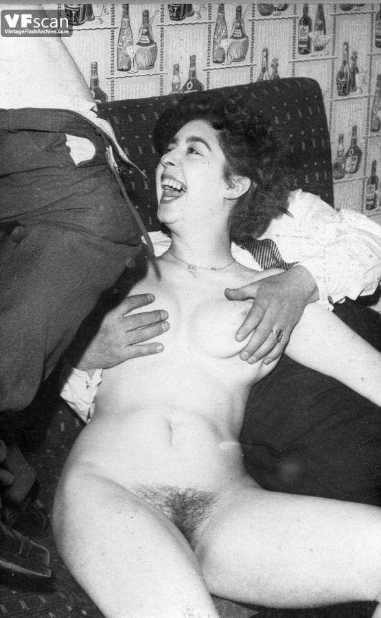 Vintage pornstars spreading, sucking and riding hard cock in black and white(5)