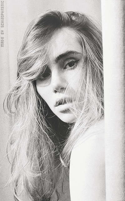 Suki Waterhouse - Page 2 E35bn54k_o