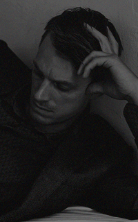 Joel Kinnaman 2sYsxNXW_o