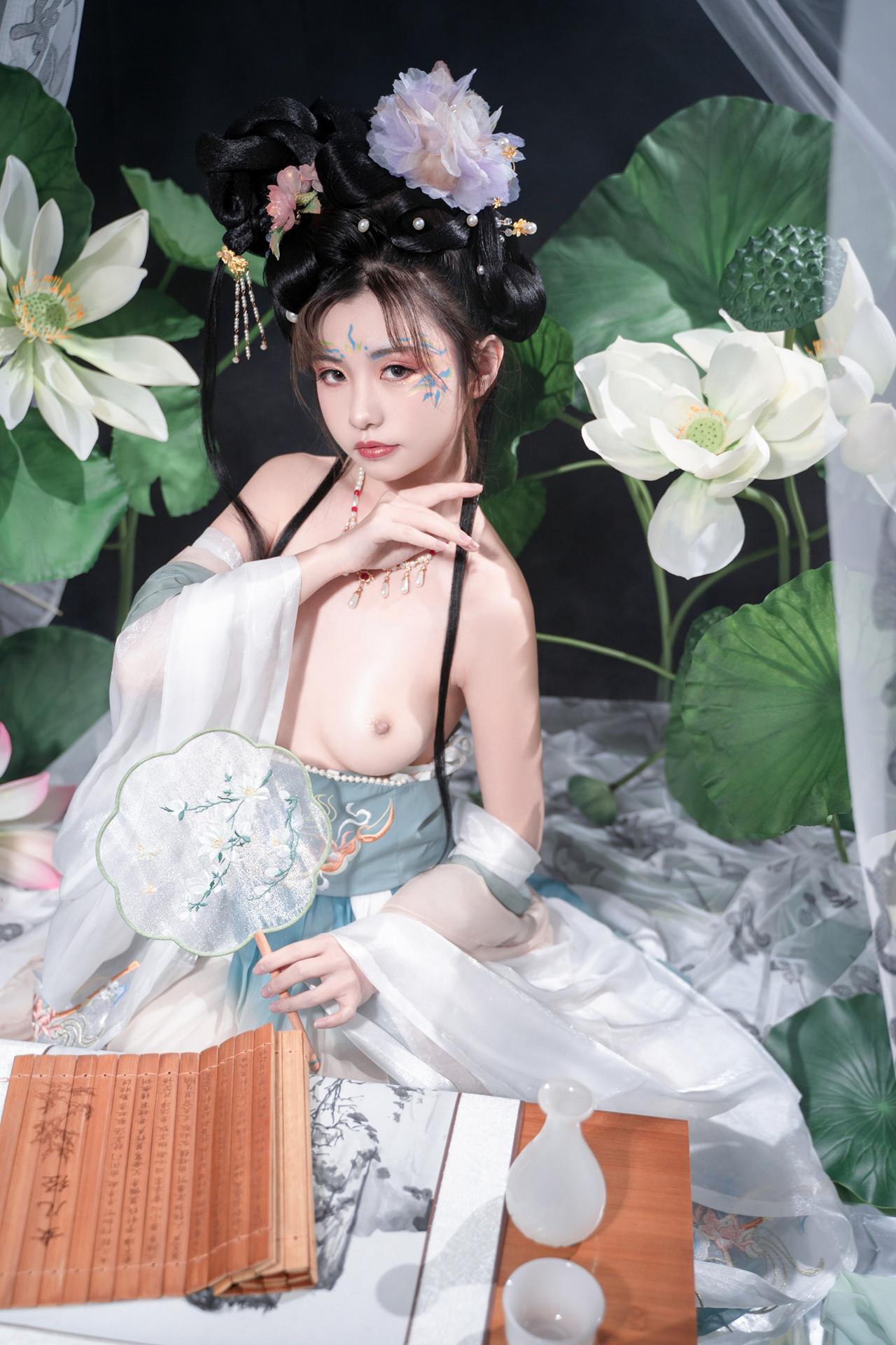 Nekokoyoshi 爆机少女喵小吉, 写真集 月华清(36)