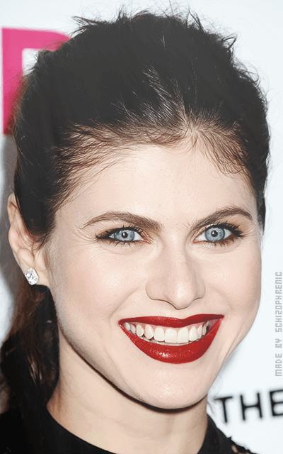 Alexandra Daddario MpxIdVhP_o