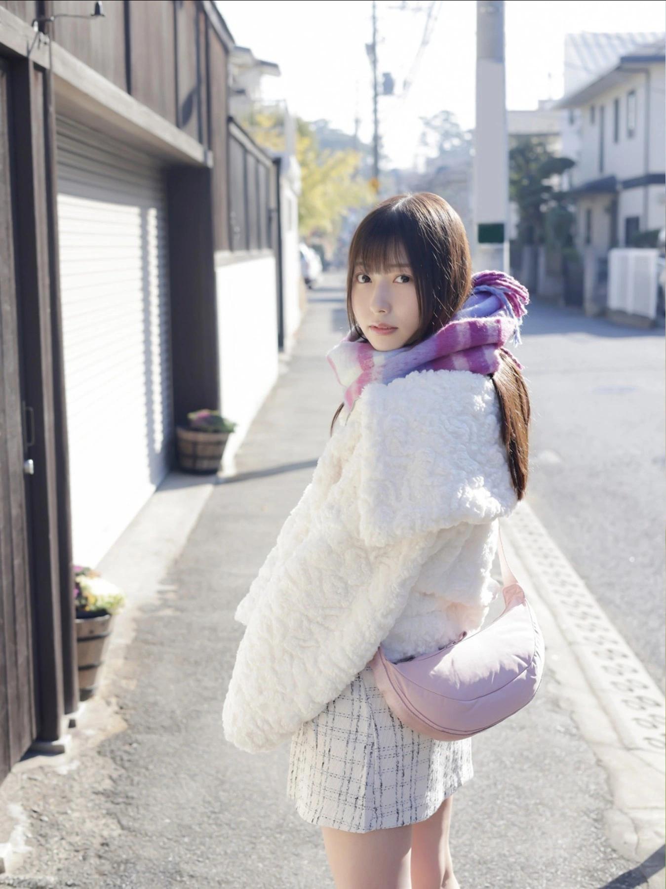 Miyu Aizawa 逢沢みゆ, FLASHデジタル写真集 脱・正統派アイドル(3)