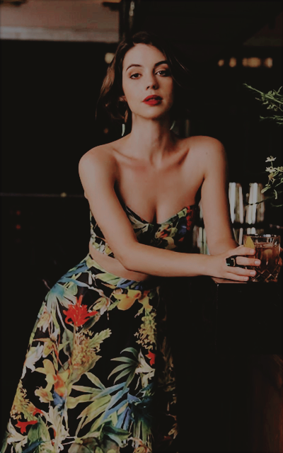 Adelaide Kane FCqq4o8B_o