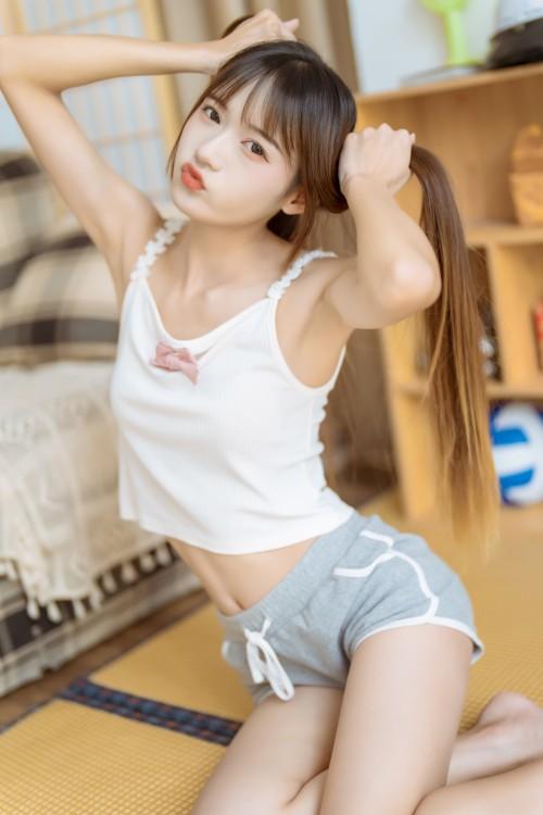 Cosplay 兔子Zzz不吃胡萝卜 早安少女