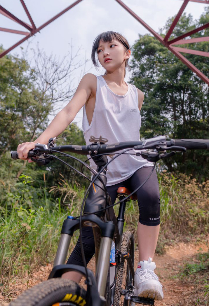 FantasyFactory Xiaoding Ding-Bicycle Riding 5