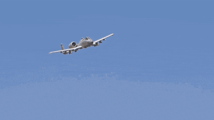 Боевая gif картинка с самолётом. Боевая gif картинка с самолётом.