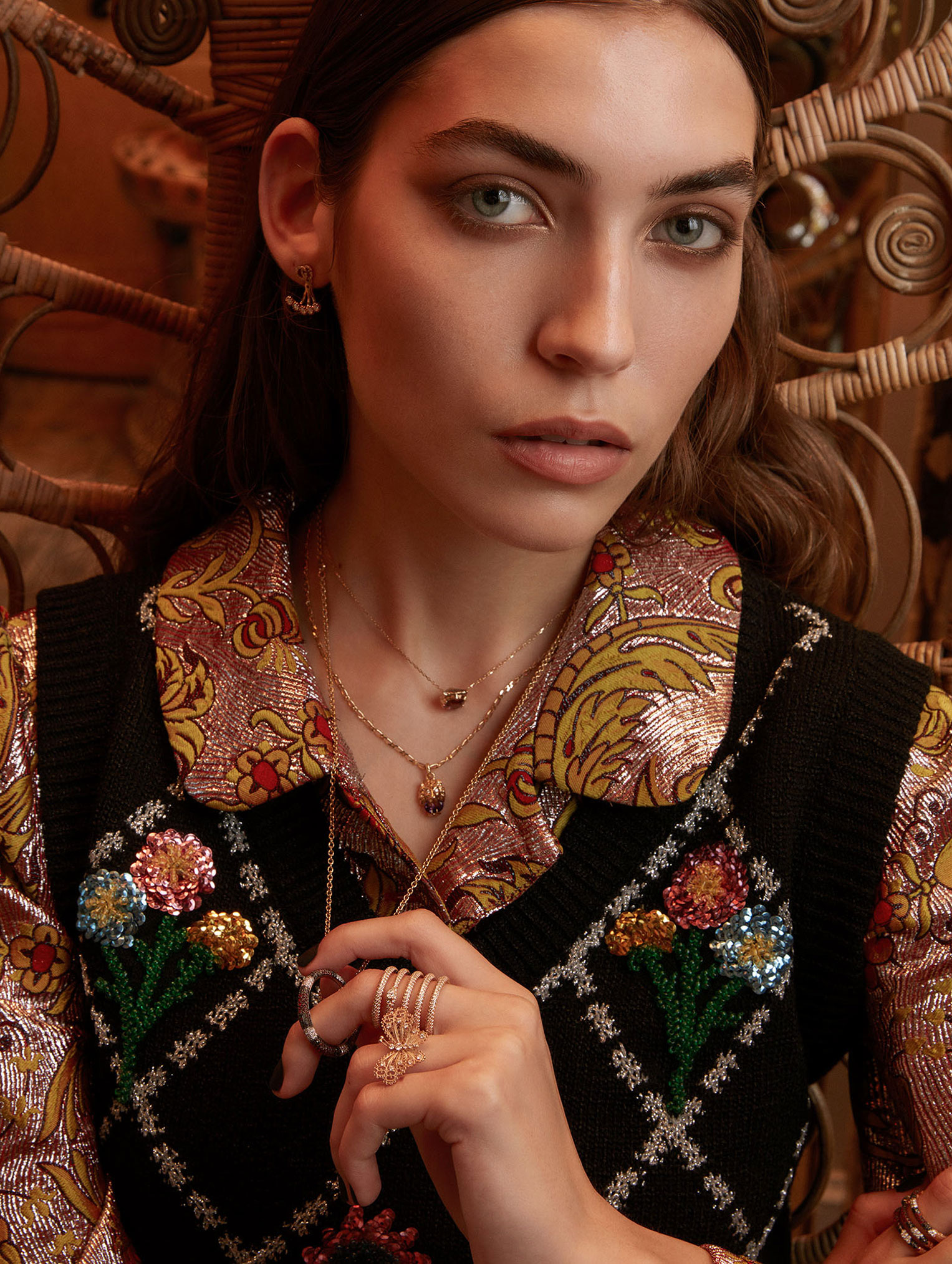 Gucci 2019/2020 by Sandrine and Michael Елена Карьере в модной одежде Gucci, коллекция осень-зима 2019/20 / фото 06