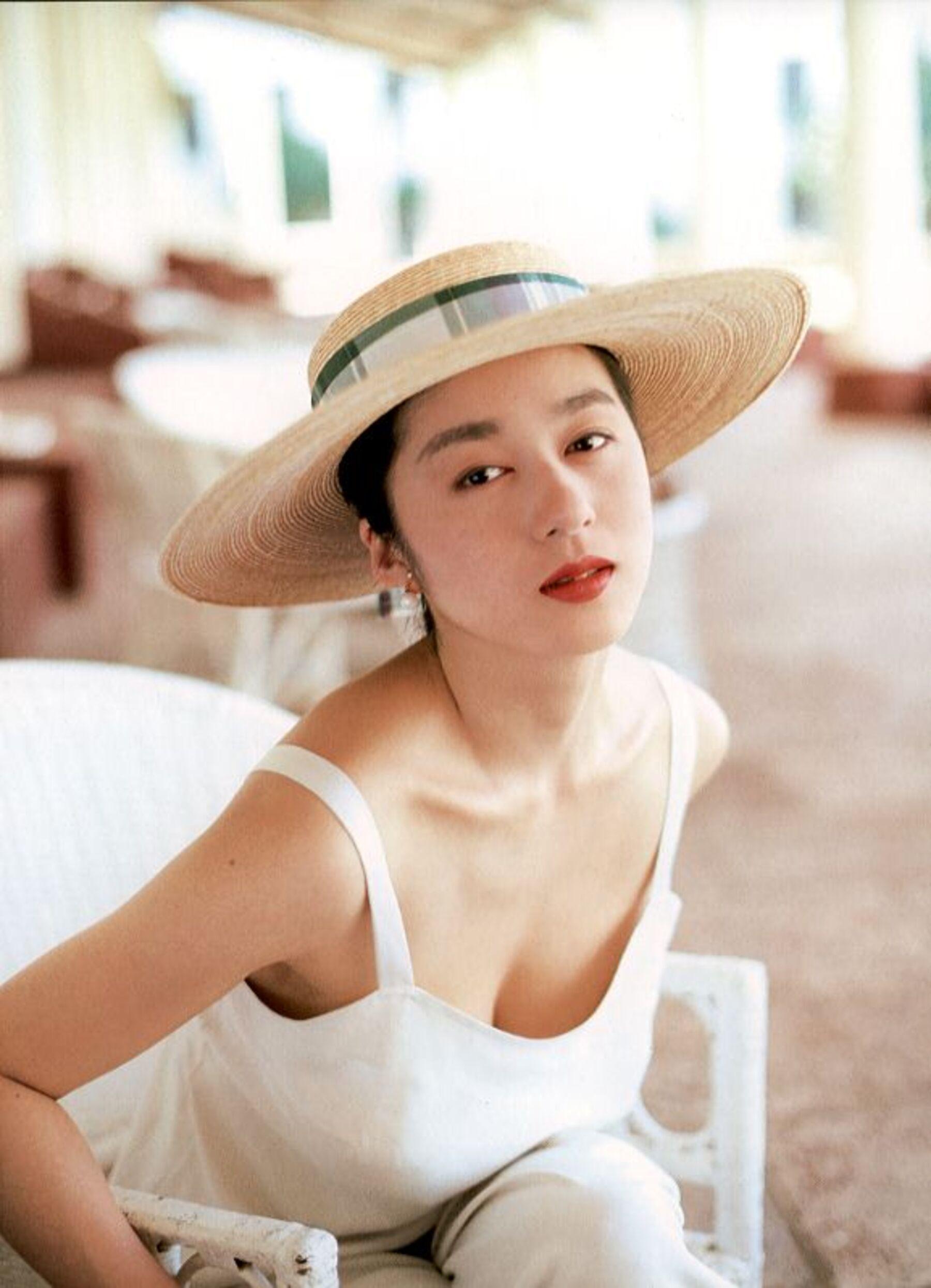 书籍扫描 Vol. 1990.5 青山知可子《热帯性気候》(37)