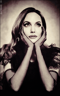 Angelina Jolie 2igIzNjT_o