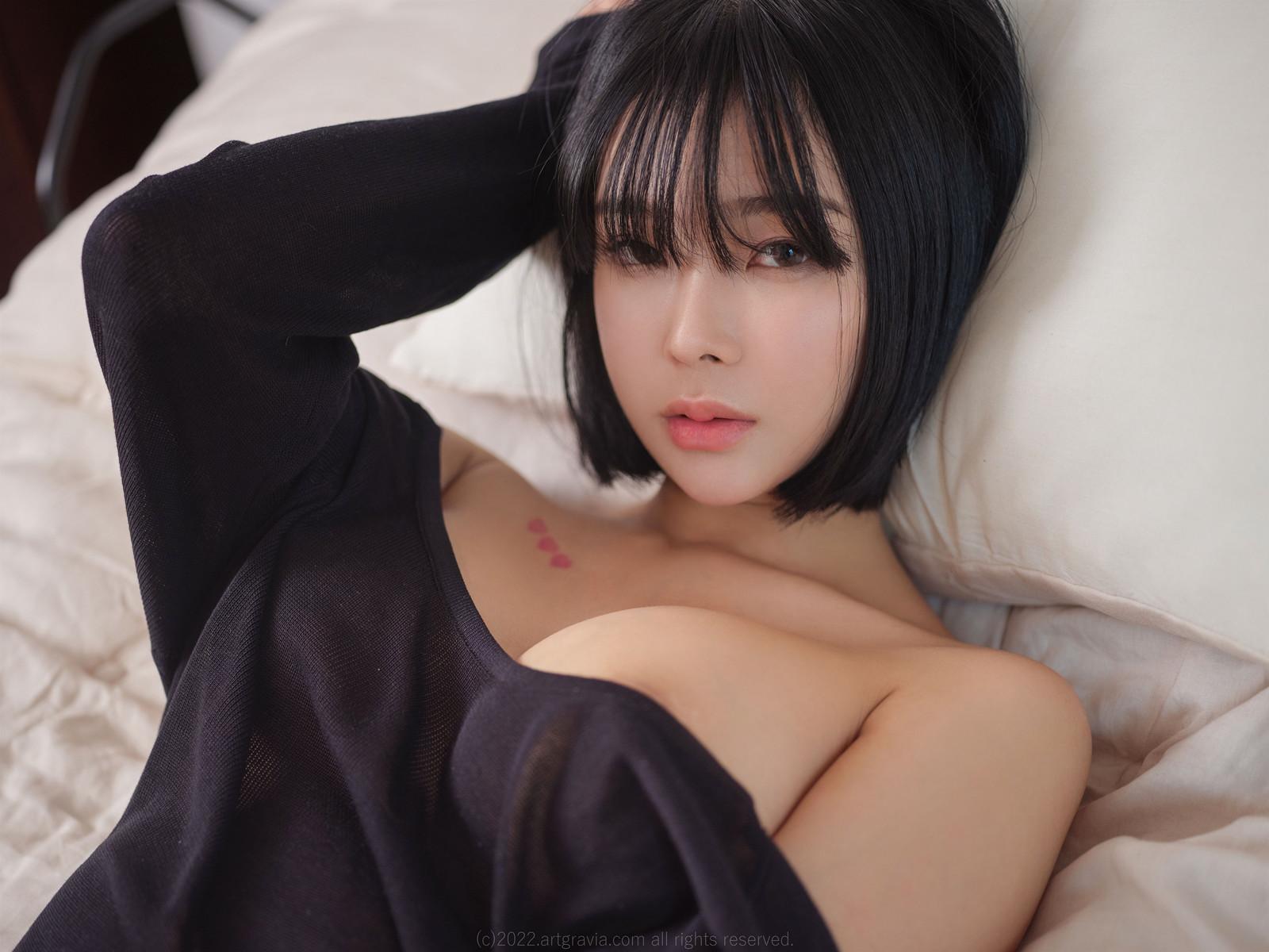 Song Mina 송민아, ArtGravia Vol.402 Photobook Set.02(37)