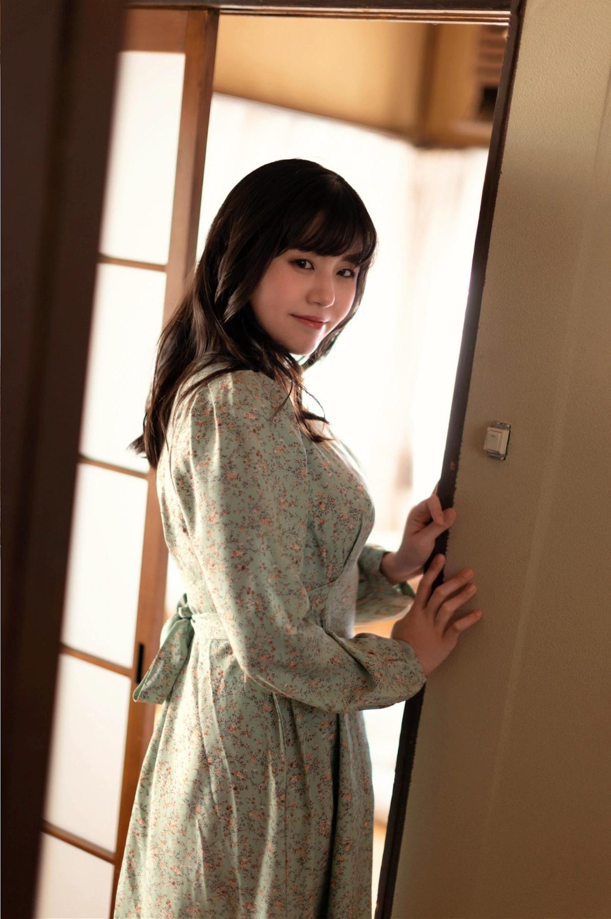 Maya Kikuchi 菊池まや, グラビア写真集 君の視線に焦がされて(22)