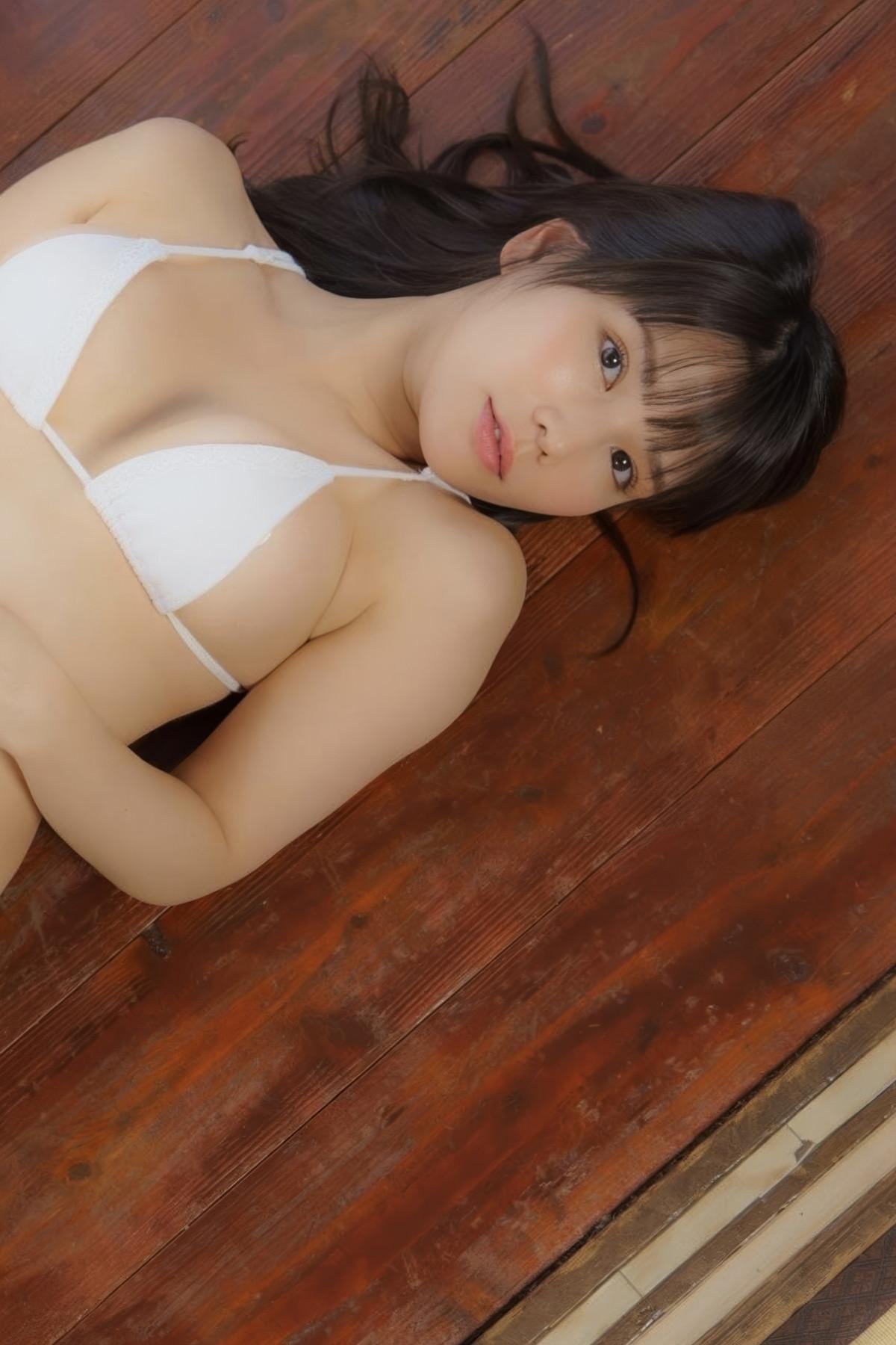 Yuka Aragaki 新垣優香, 写真集 「ミルキーグラマーが止まらない」 Set.02(51)