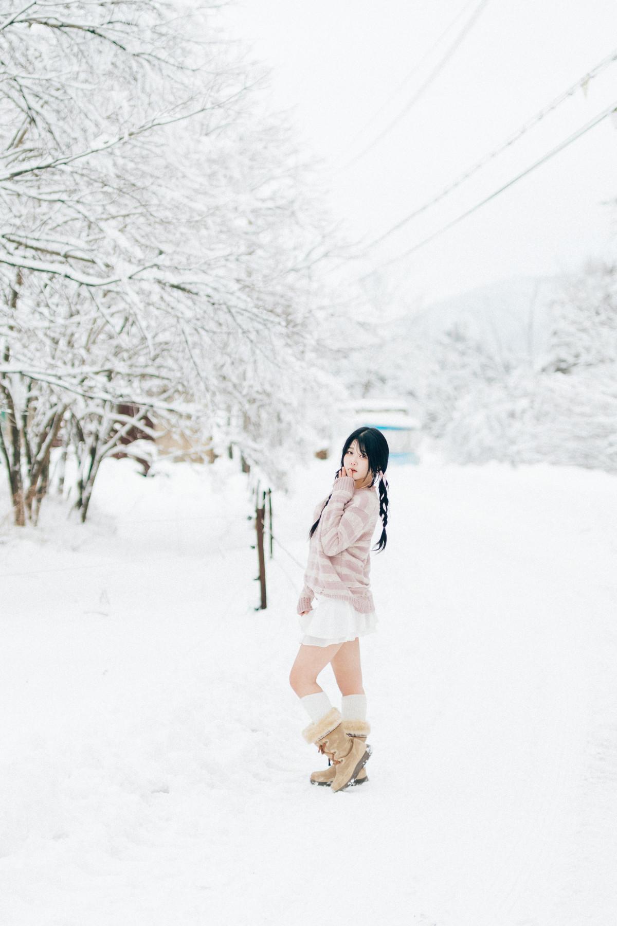 ZIA.Kwon 권지아, [Loozy] Snow Girl Set.02(4)