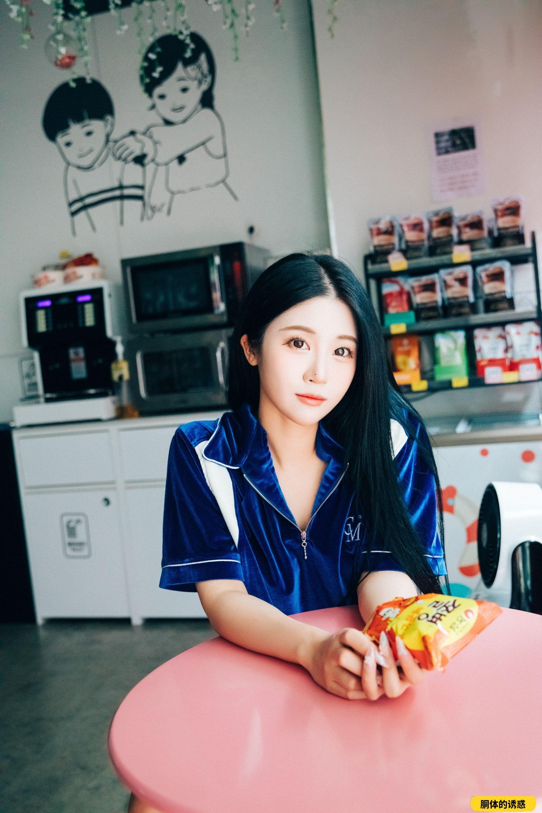 [Loozy] bomi Part Timer [124P-0.99GB]